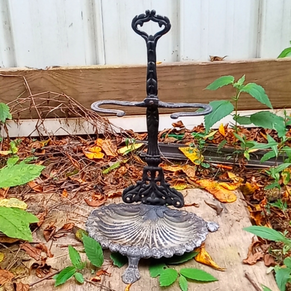 Fancy Footed Rack/Tray - Picture 2 of 4